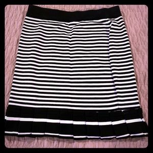 English Factory NWT miniskirt white black small